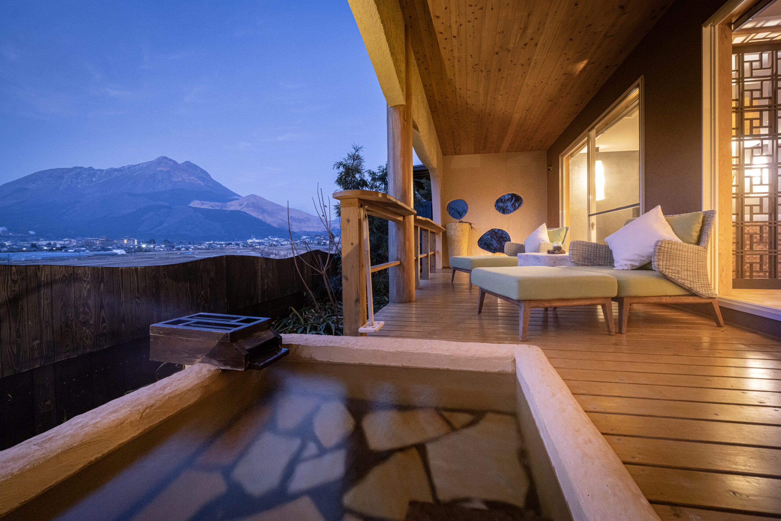 源泉掛け流しの貸切露天風呂