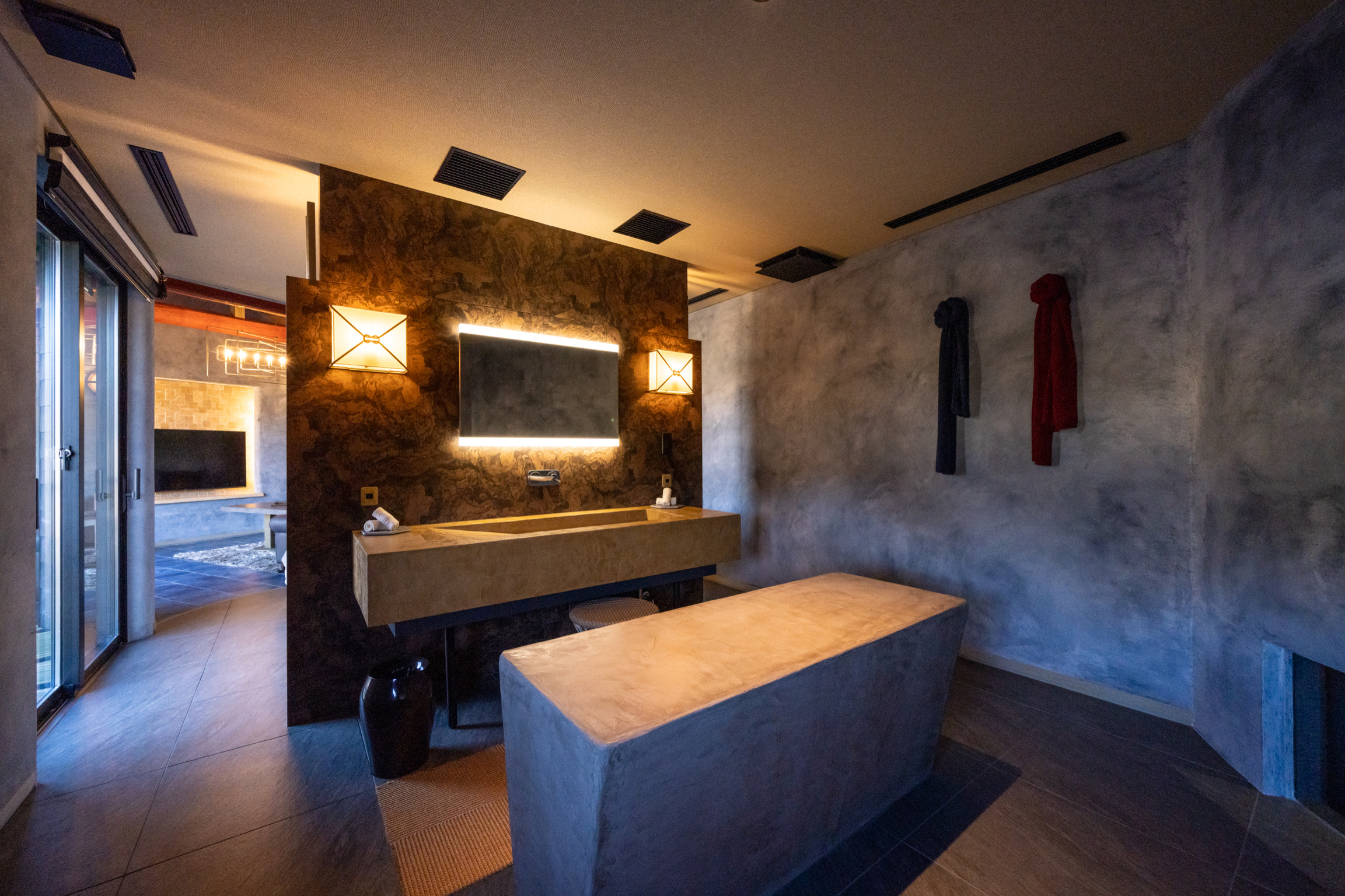 パウダールーム：女性の身支度に配慮した動線